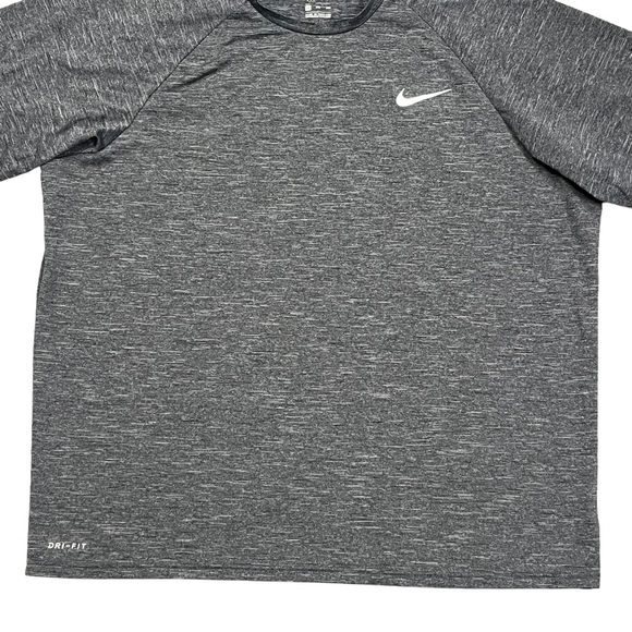 Nike Swim Mens Size XXL Shirt Activewear Outdoor UPF 40 Pool Beach Hiking Surf - Picture 3 of 9
